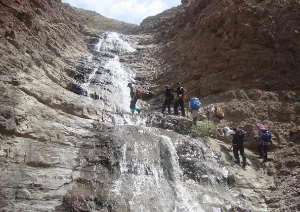 آبشار برگ جهان