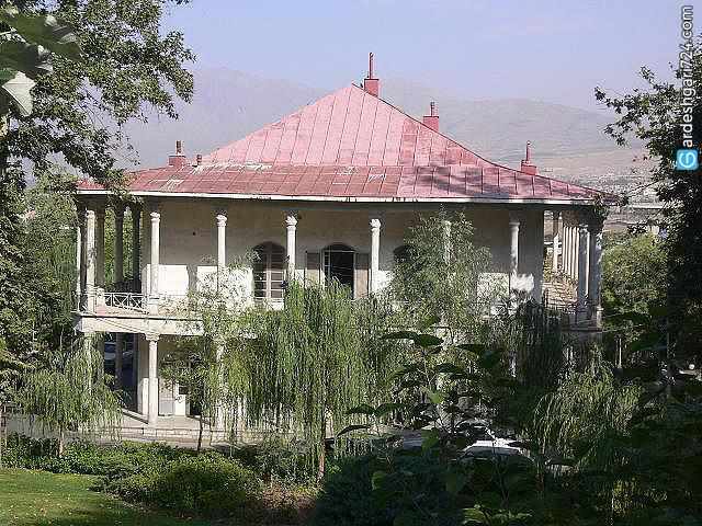 کاخ تاریخی سرخه حصار