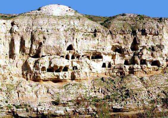 غار چهل خانه