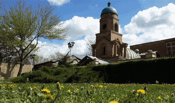 کلیسای کانتور، نگین سرخ محله پنبه ریسه