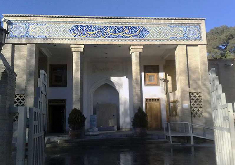 موزه هنرهای تزئینی، نمایش دهنده هنر ایران