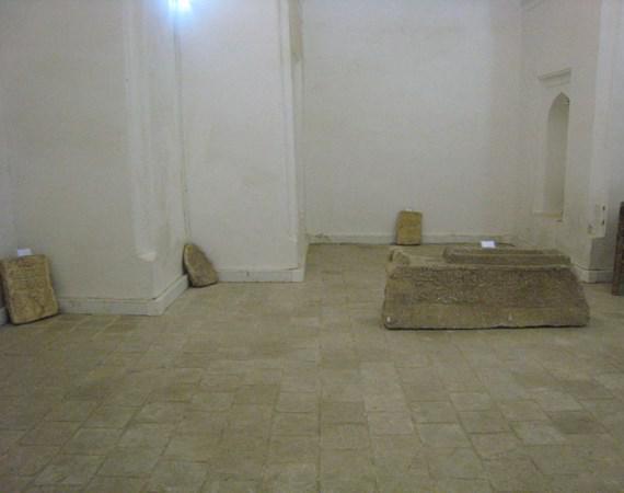 بقعه پیر احمد زهرنوش، مدفنی از جنس تاریخ