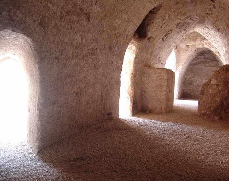 نیایشگاه 2000 ساله مند