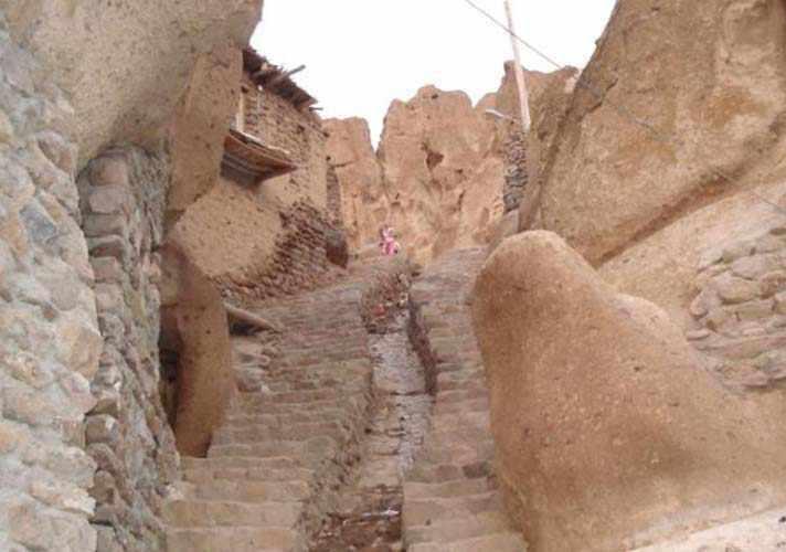 روستای کندوان، تنها روستای صخره ای و مسکونی جهان