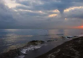 دهکده ساحلی بندر انزلی