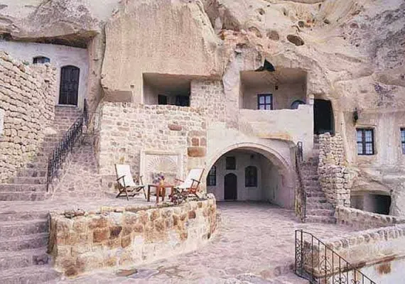 روستای کندوان، تنها روستای صخره ای و مسکونی جهان