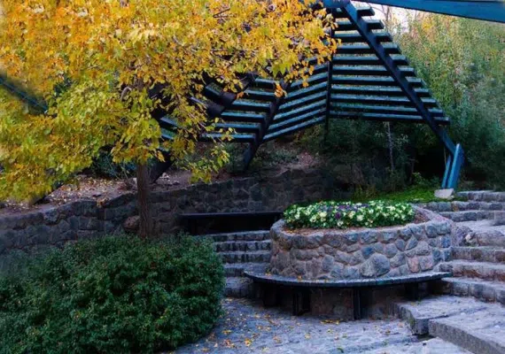 بوستان جمشیدیه، بوستان سنگی شمال تهران