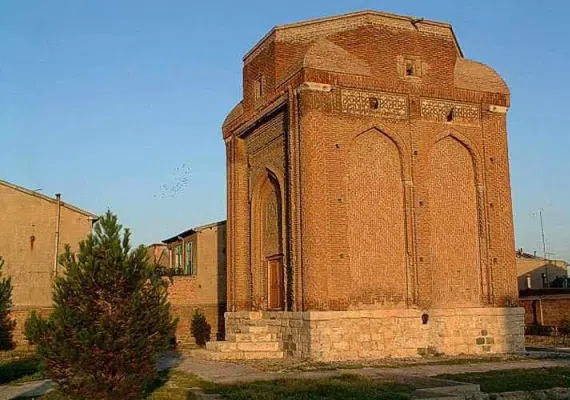 گنبد سرخ مراغه