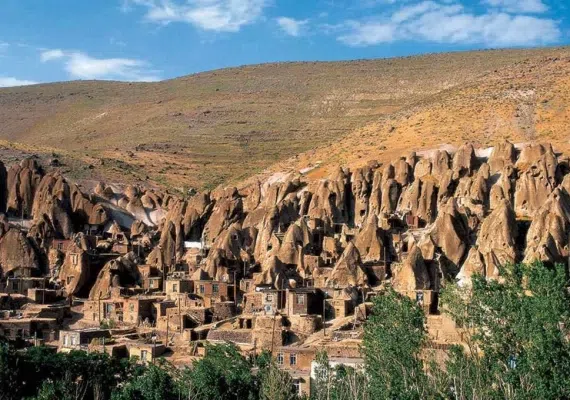 روستای کندوان، تنها روستای صخره ای و مسکونی جهان