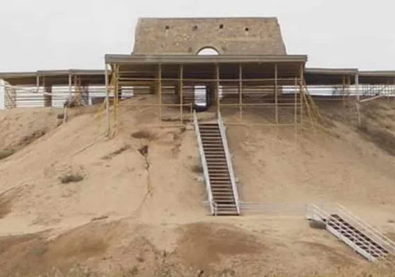 تپه میل، آتشکده بهرام گور