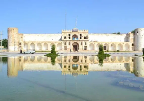 کاروانسرای مشیرالملک یا دژ برازجان