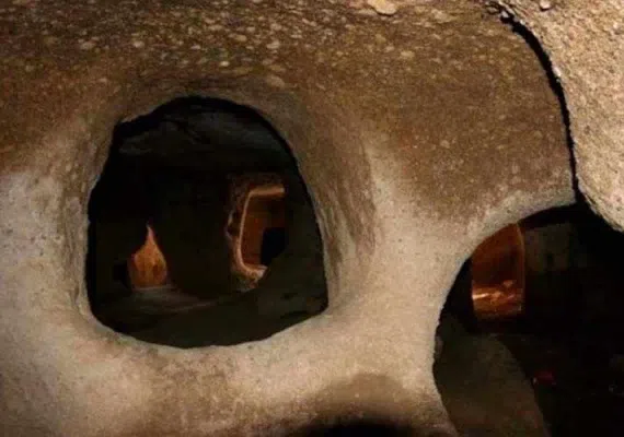 روستای کندوان، تنها روستای صخره ای و مسکونی جهان