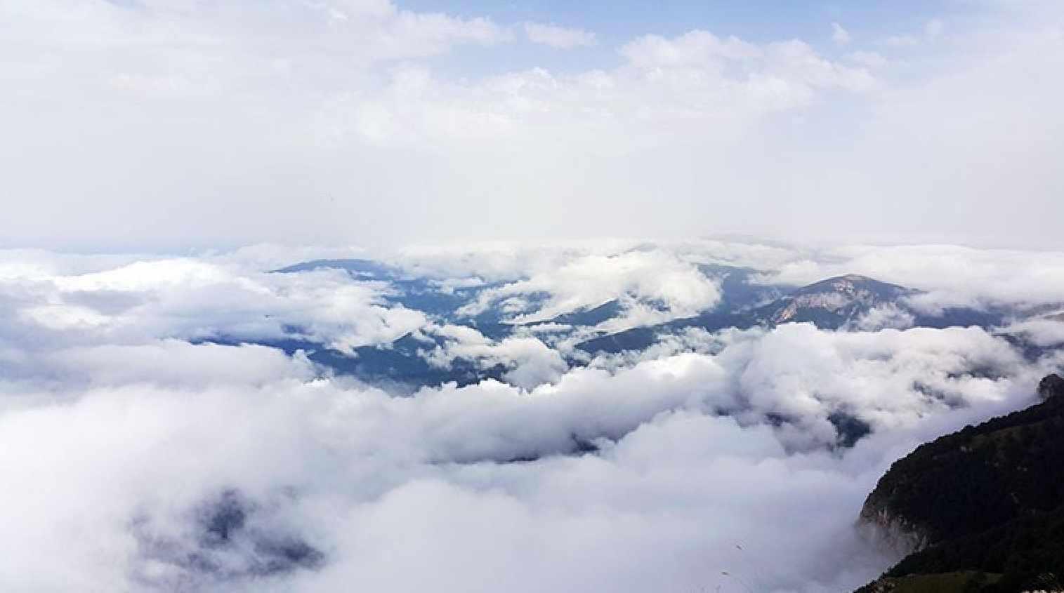 درفک، آشیانه ی پرنده ی یخی، بام گیلان و محل عبور فرشتگان