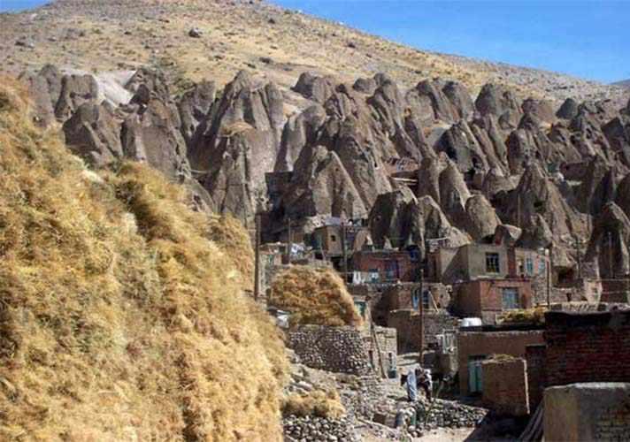 روستای کندوان، تنها روستای صخره ای و مسکونی جهان