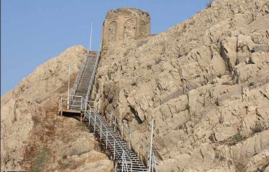 برج نقاره خانه، برجی با هویت نامشخصی