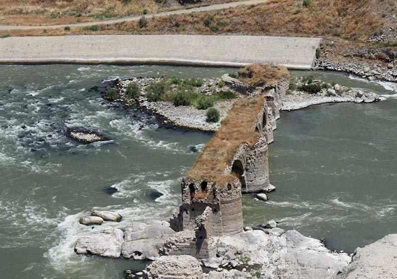 پل خدا آفرین کجاست؟