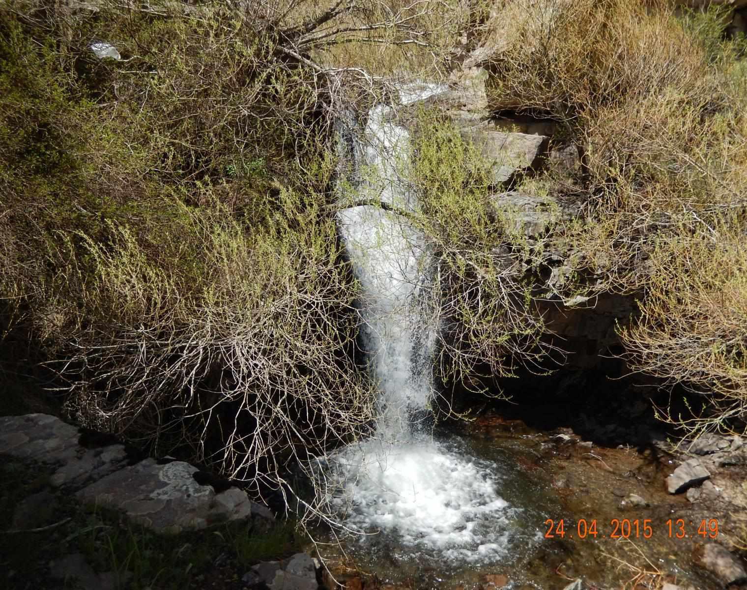 آبشار دگاهی، آبشاری در دل کوهستان