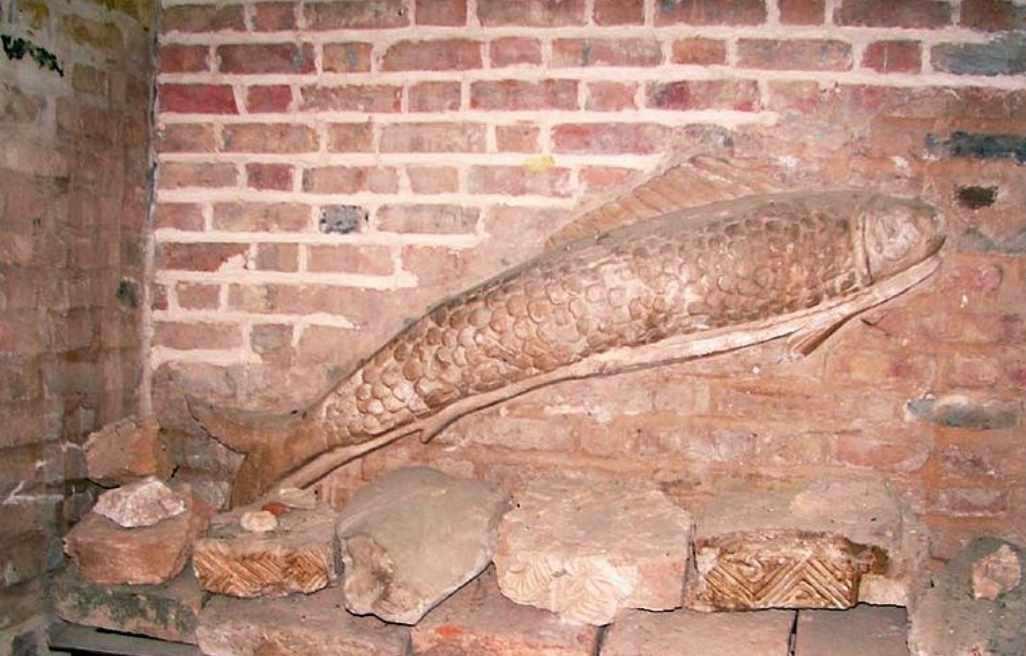 تپه میل، آتشکده بهرام گور