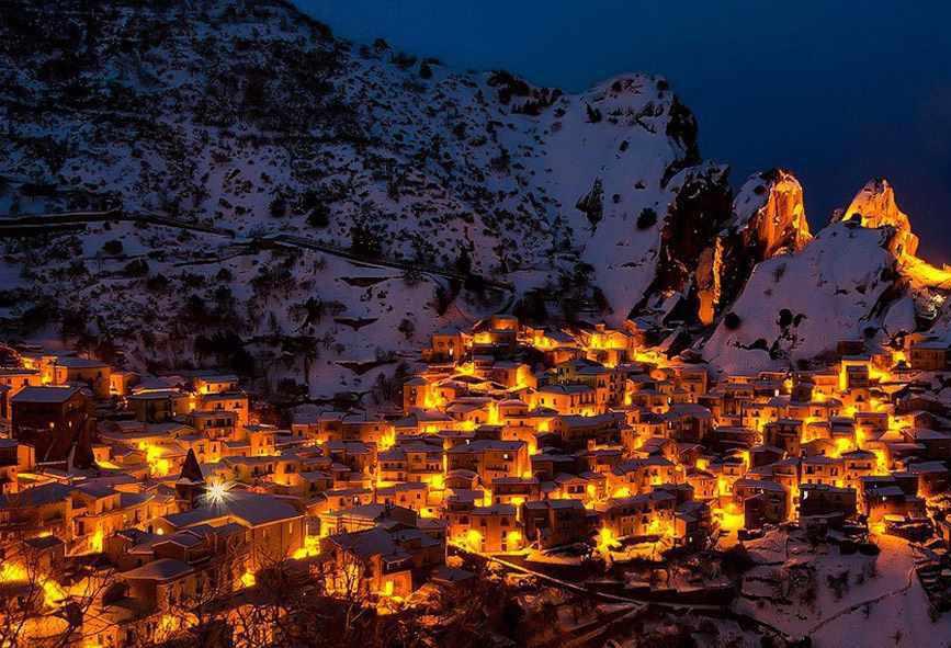 روستای اورامان تخت