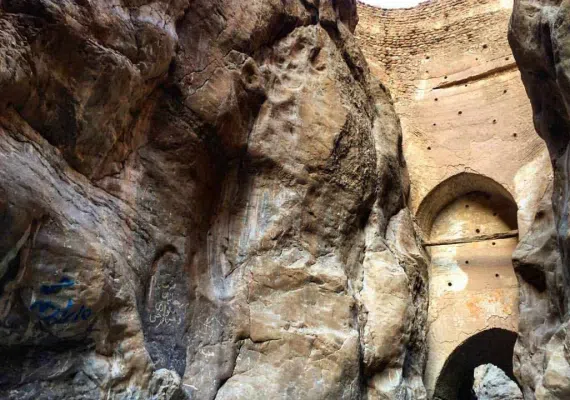 طاق شاه عباسی طبس