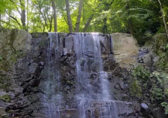 آبشار لونک، آبشاری در ییلاقات زیبای گیلان