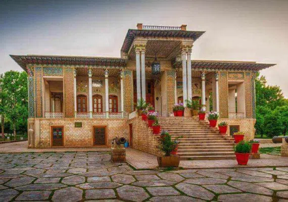 باغ و موزه نظامی عفیف آباد