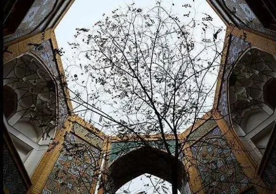 مدرسه صدر بازار اصفهان