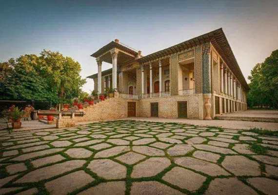 باغ و موزه نظامی عفیف آباد