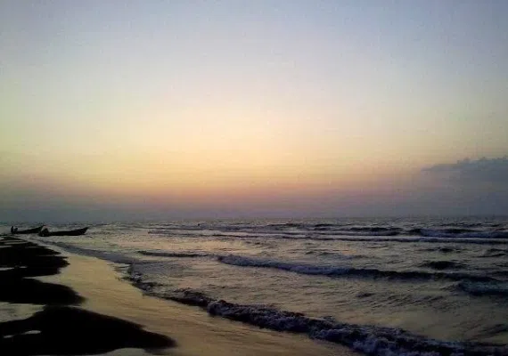 منطقه ساحلی حاجی بکنده کجاست