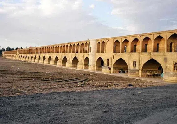 سی و سه پل اصفهان