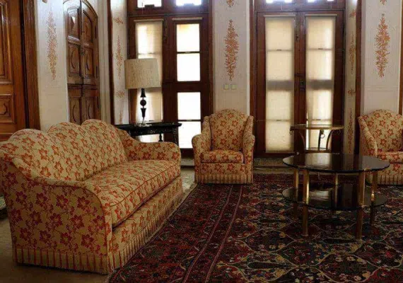 باغ و موزه نظامی عفیف آباد