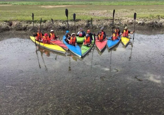 تالاب انزلی کجاست؟