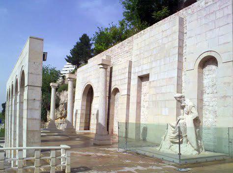 آرامگاه خواجوی کرمانی