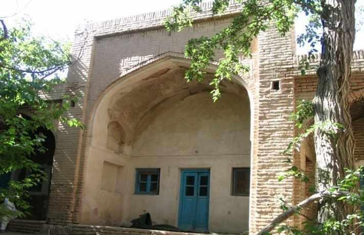 مدرسه علمیه درمیان