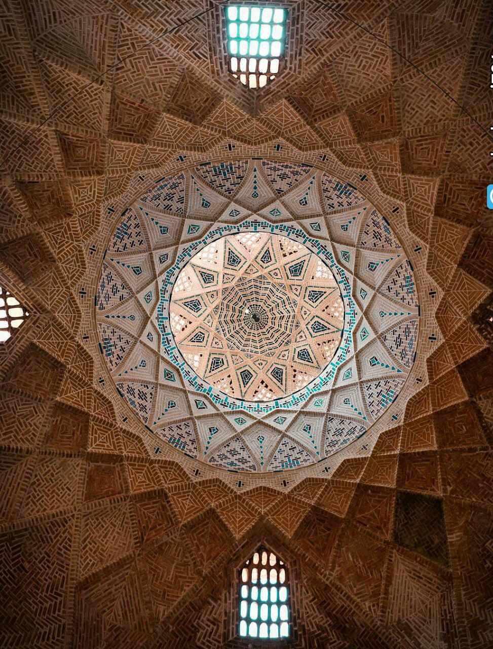 بازار خان در یزد، پویا و فعال