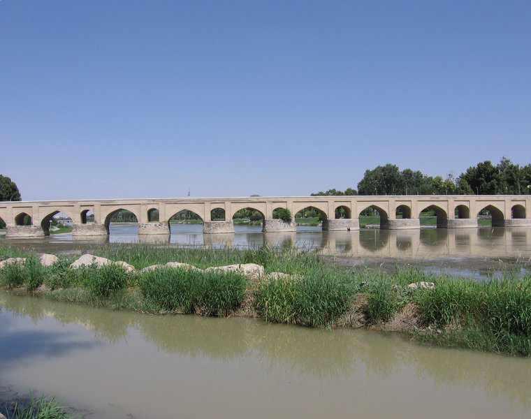 پل مارنان اصفهان، پل باستانی بر روی زاینده رود