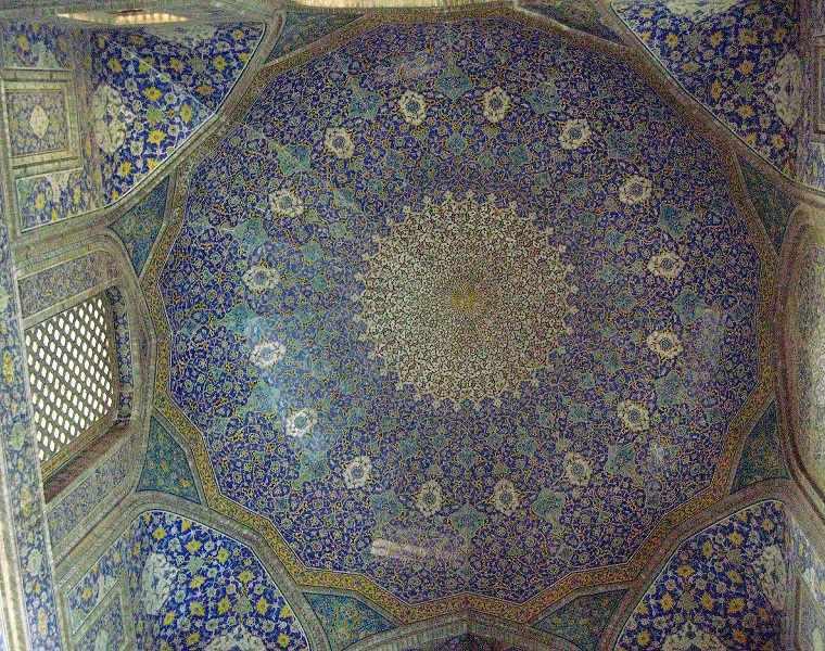 مسجد امام اصفهان، شاهکار آبی رنگ صفوی