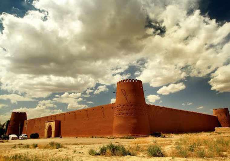 ارگ گوگد، دومین بنای خشتی ایران