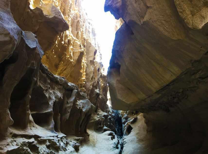 تنگه چاهکوه