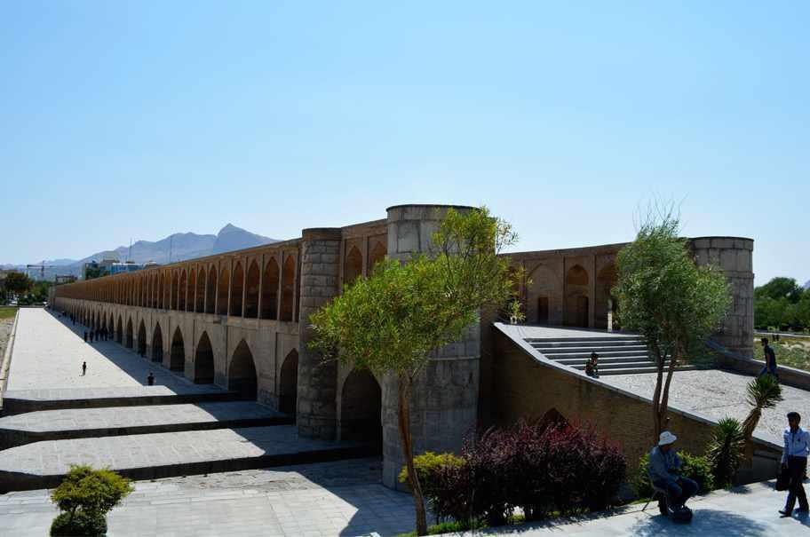 سی و سه پل اصفهان