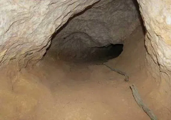 غار خاگینه نماد زیبایی در دل کوه