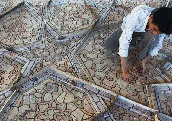 مسجد اعظم قم، صاحب عظیم ترین لوستر جهان