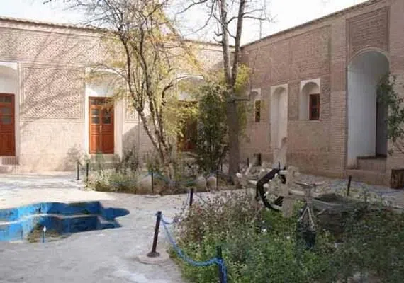 خانه اعتمادی نیا