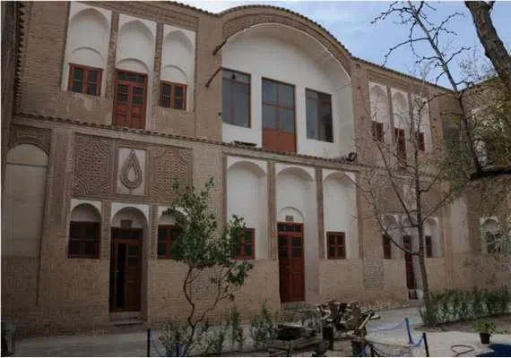 خانه اعتمادی نیا
