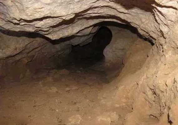 غار خاگینه نماد زیبایی در دل کوه