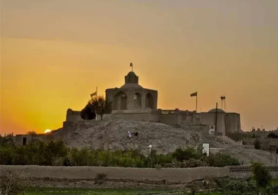 آرامگاه ابن حسام خوسفی
