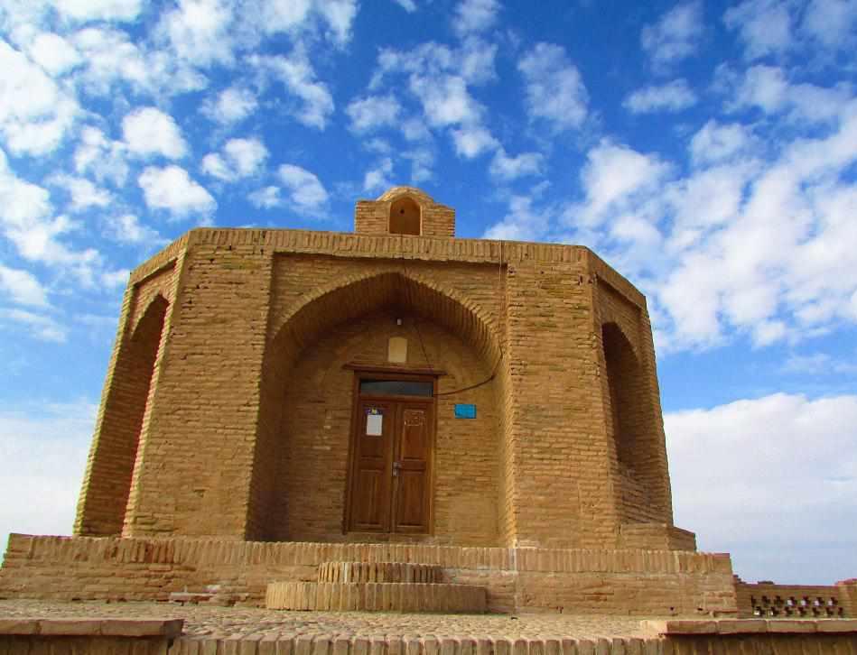 آرامگاه ابن حسام خوسفی