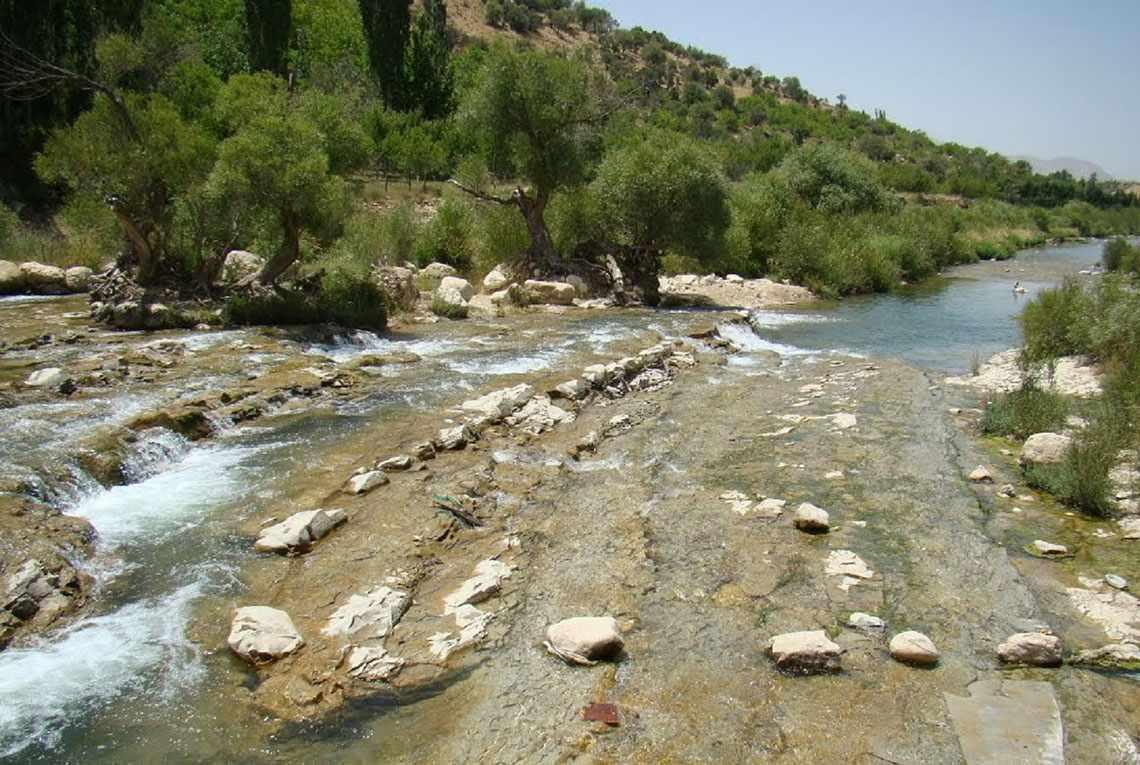 تنگ تیزاب کجاست