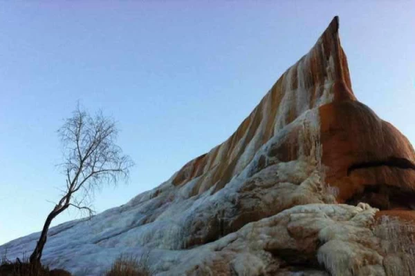چشمه کانی گراوان