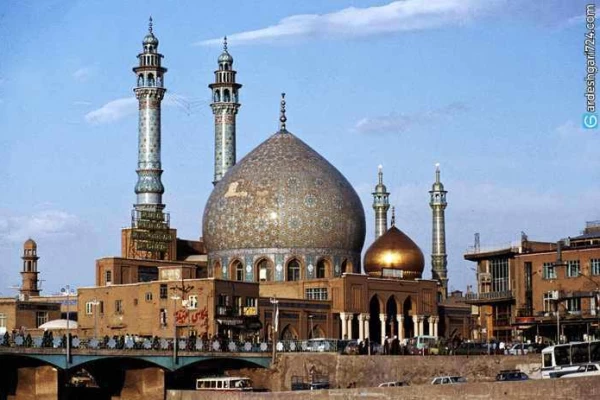 مسجد اعظم قم، صاحب عظیم ترین لوستر جهان